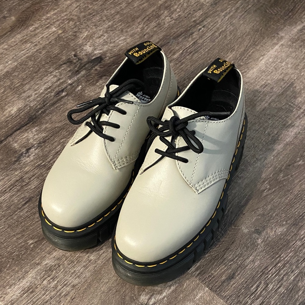 Dr. Martens Cream Smooth Leather Platform 3-Eye Oxfords